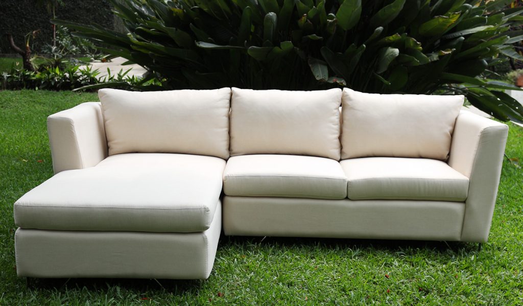 Apuesta por el sofá blanco | Desde Myatak